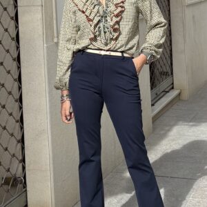 Pantalon trompeta azul con cinturón