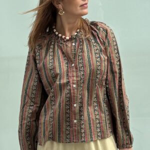 Camisa estampada cuello caja tonos verde