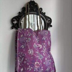 Bolso estampado fondo malva asa cuerda