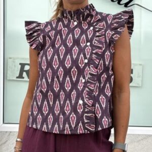 Camisa cerrada berenjena estampado magenta