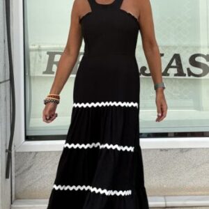 Vestido negro piquillo blanco