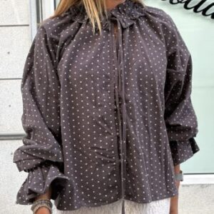 Camisa marrón estrella