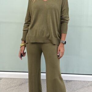 Conjunto jersey y pantalón punto verde oliva