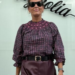 Blusa cuadros gris y rosa cuello engomado guardillas