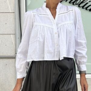 Camisa blanca entredos y calados cuello mao
