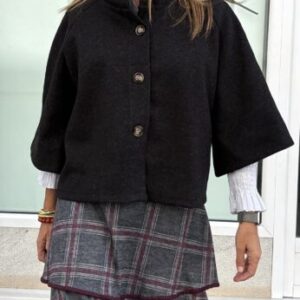 Chaqueta gris cuello mao manga semi